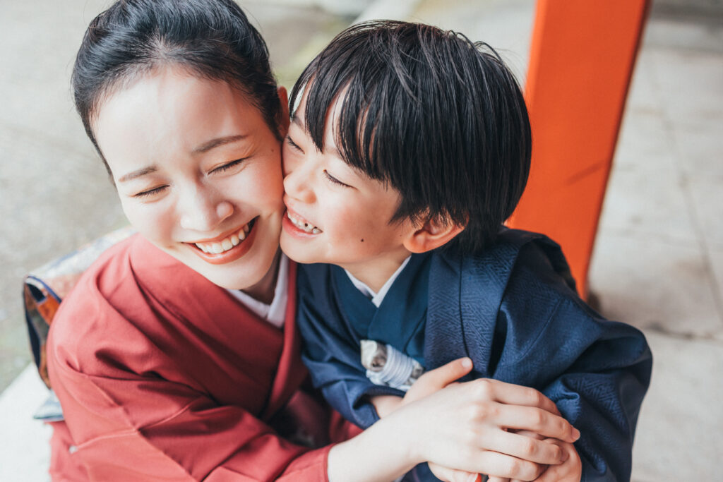 七五三の出張撮影で藤崎八旛宮でLULUsnapが撮った親子の写真